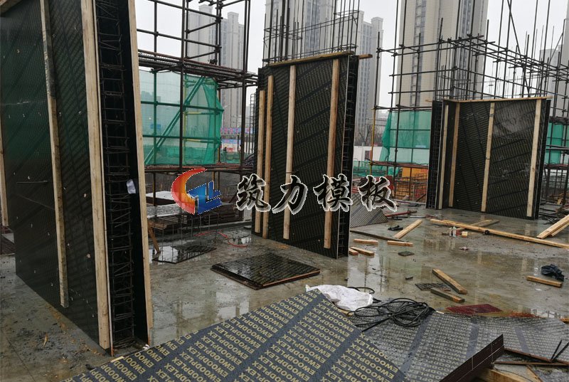 筑力牌清水建筑模板一般用于高層建筑的剪力墻墻面