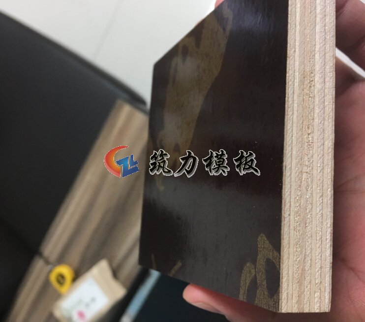 筑力牌清水建筑模板選用優(yōu)質(zhì)的原材料加工而成。
