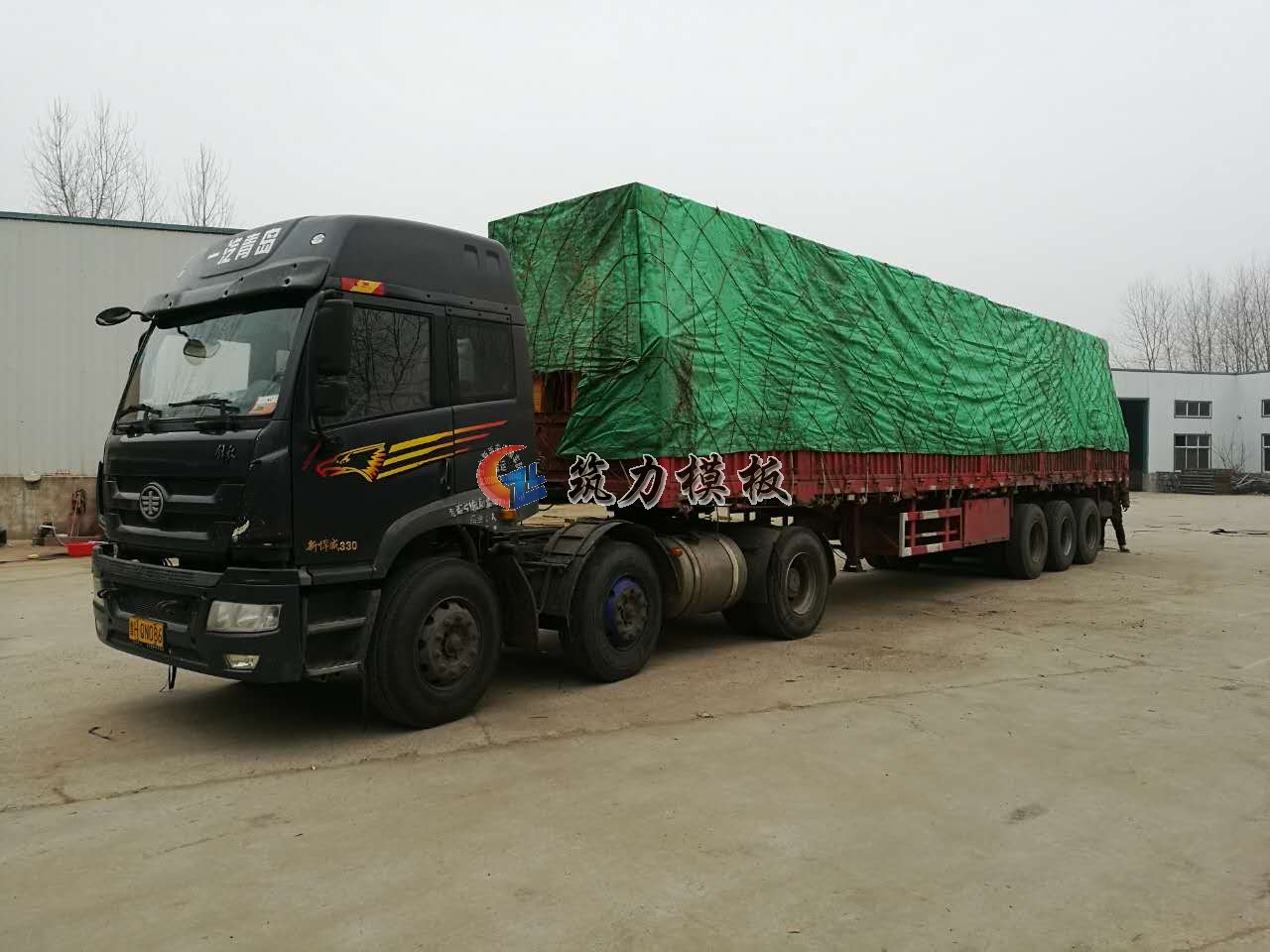 我廠的建筑模板運輸過程中，保護良好。